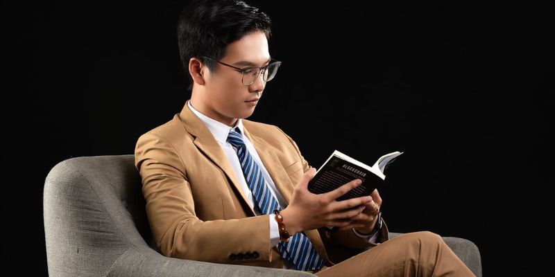 Giới thiệu về tác giả Lê Linh Giới thiệu về tác giả Lê Linh